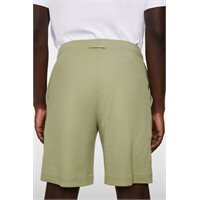View J. Lindeberg Logo Shorts Oil Green