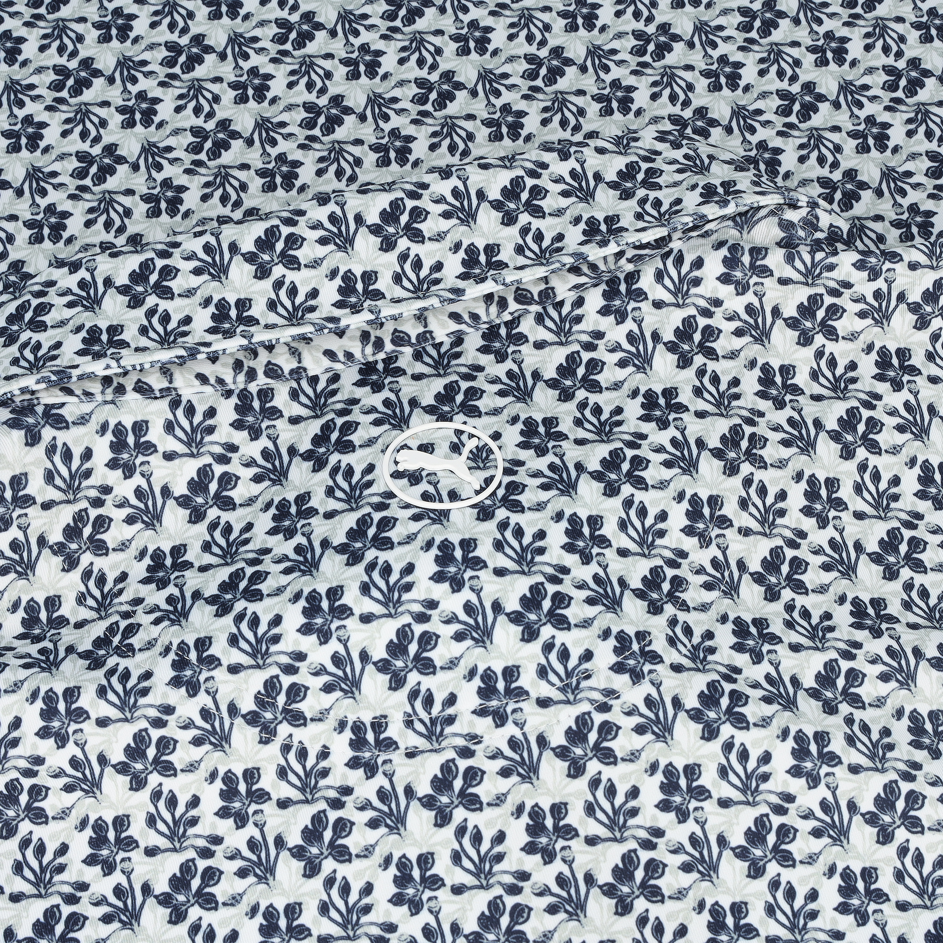 Camisa Puma MATTR Essex blanca brillante/azul marino profundo para hombre - Imagen 4 de 9