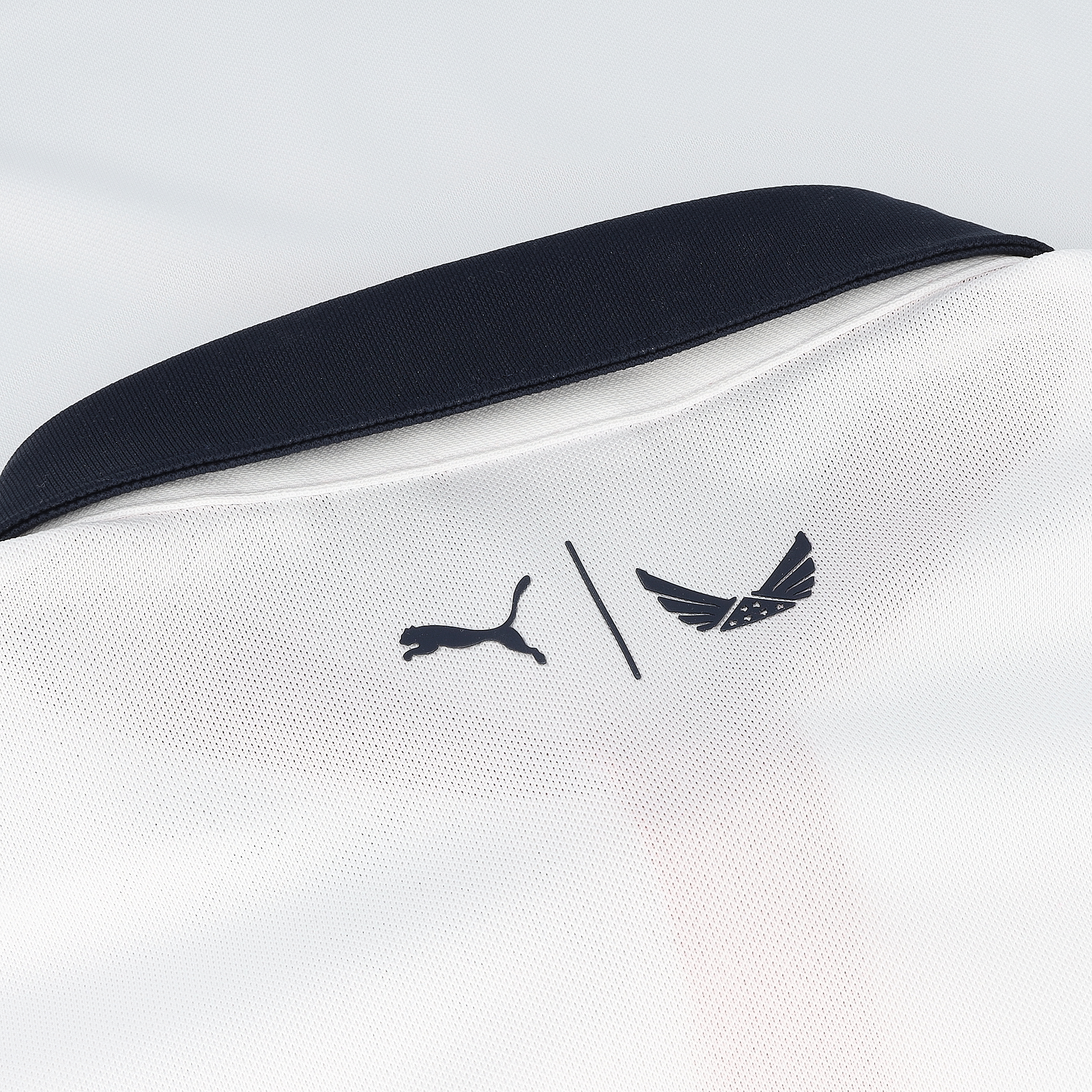 Camisa Puma PUMA X Volition Eagle blanca brillante/azul marino profundo para hombre - Imagen 12 de 13