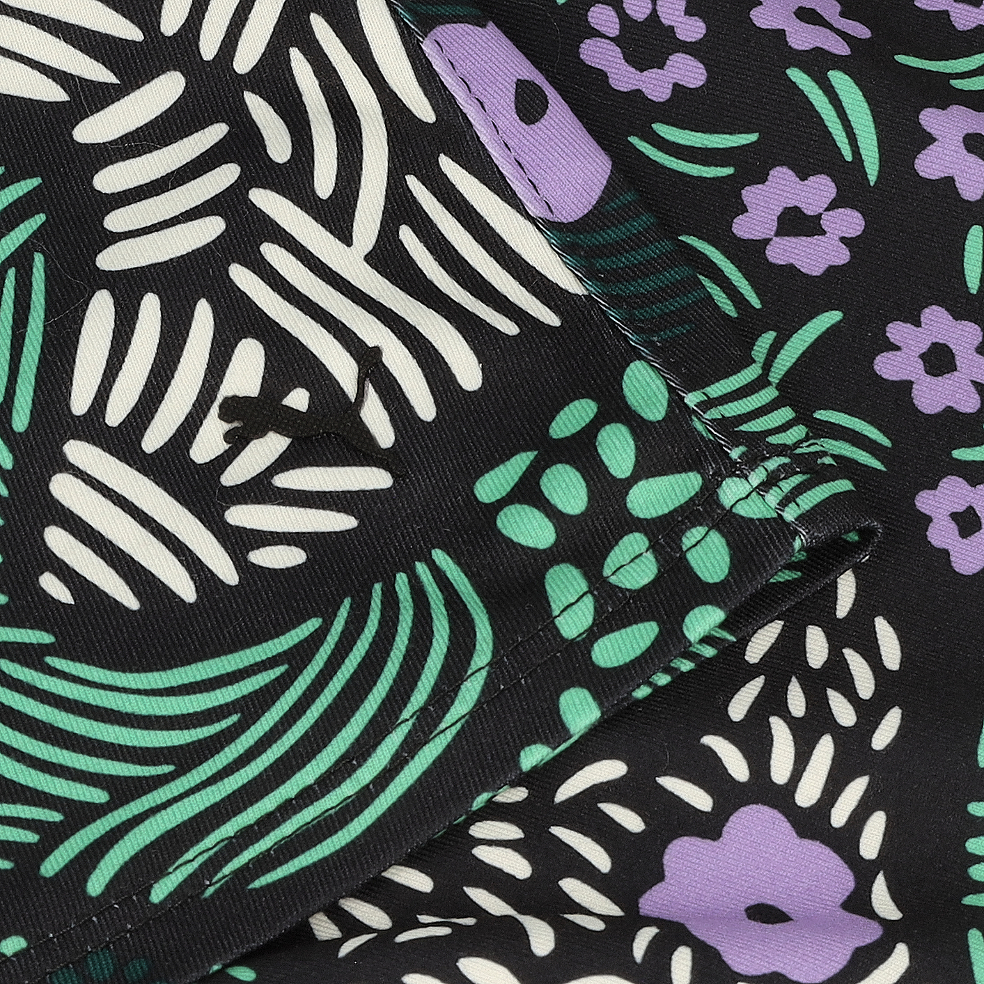 Puma Cloudspun Bloom Camo Sleeveless Puma Black/Dark Myrtle Shirt Women - Picture 9 of 10